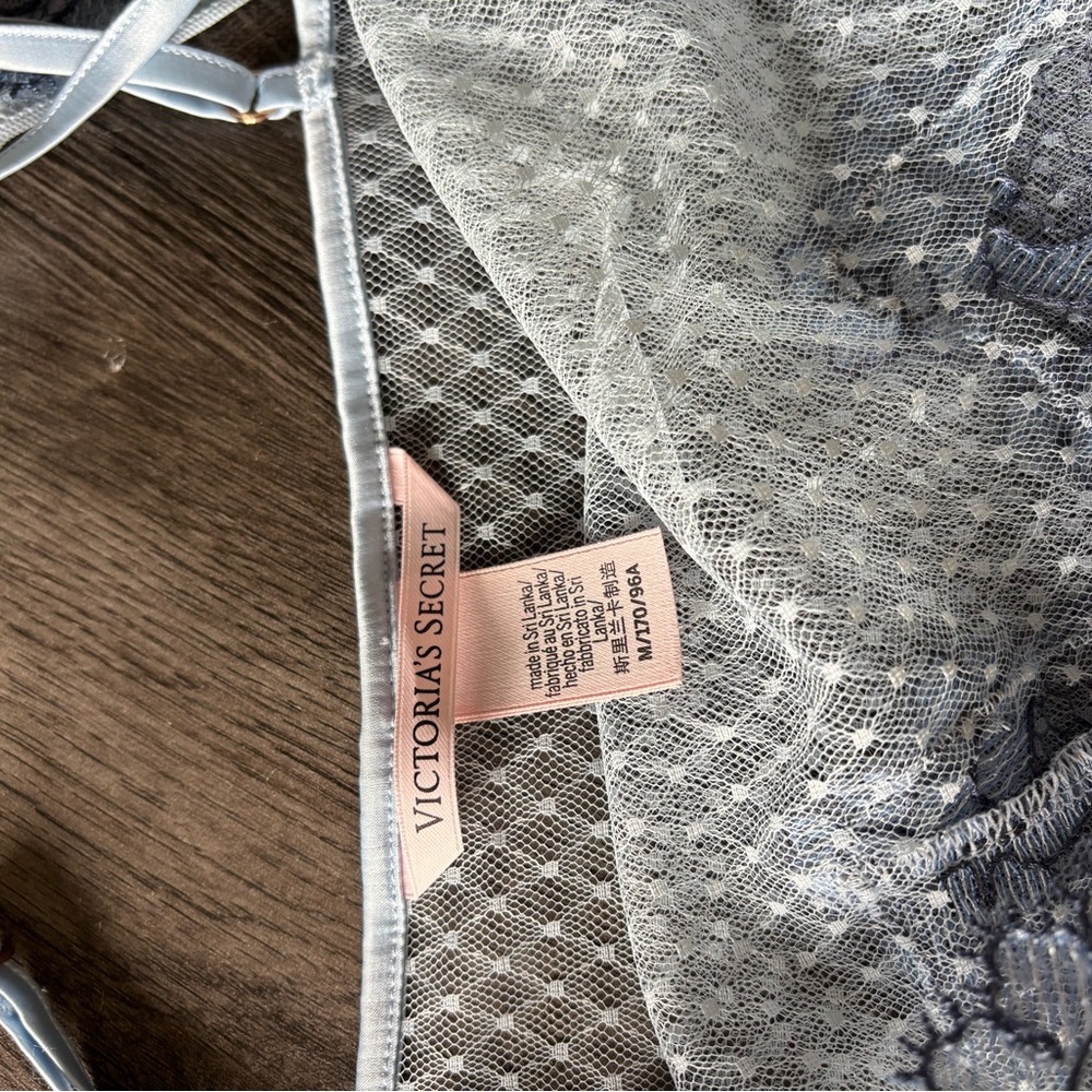 Victoria's Secret Blue Lace Camisole - Picture 4 of 6